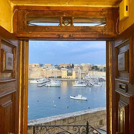 بيرغو Blue Eye - Waterfront Home In A Scenic Location المظهر الخارجي الصورة