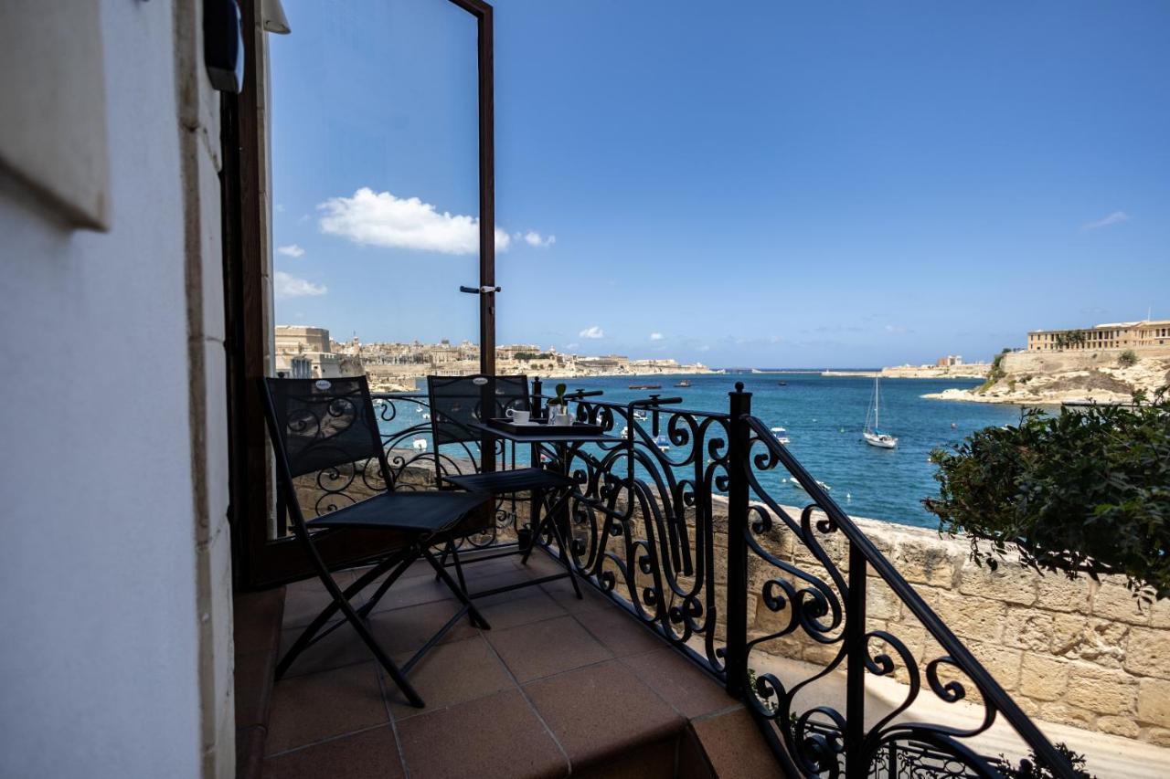 بيرغو Blue Eye - Waterfront Home In A Scenic Location المظهر الخارجي الصورة