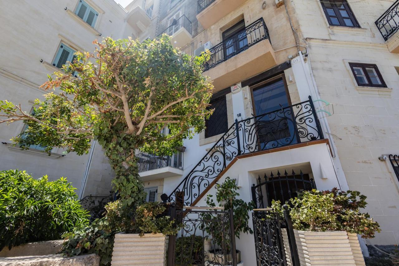 بيرغو Blue Eye - Waterfront Home In A Scenic Location المظهر الخارجي الصورة